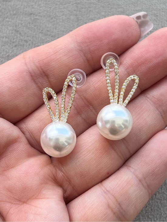 Jewelry - Gold Tone Pearl Bunny Ear Stud Earrings